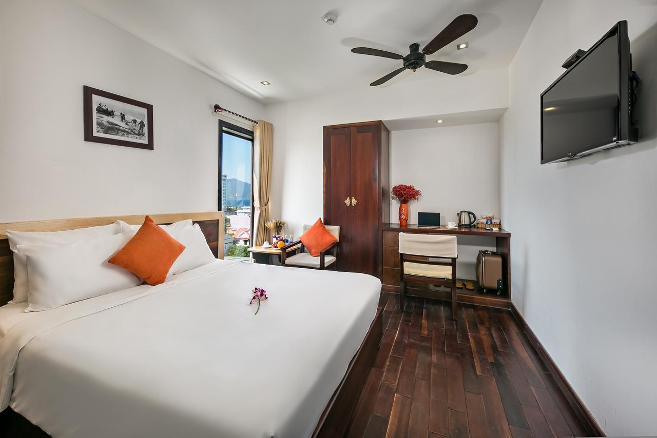 Sea Flower Hotel Da Nang Exterior photo