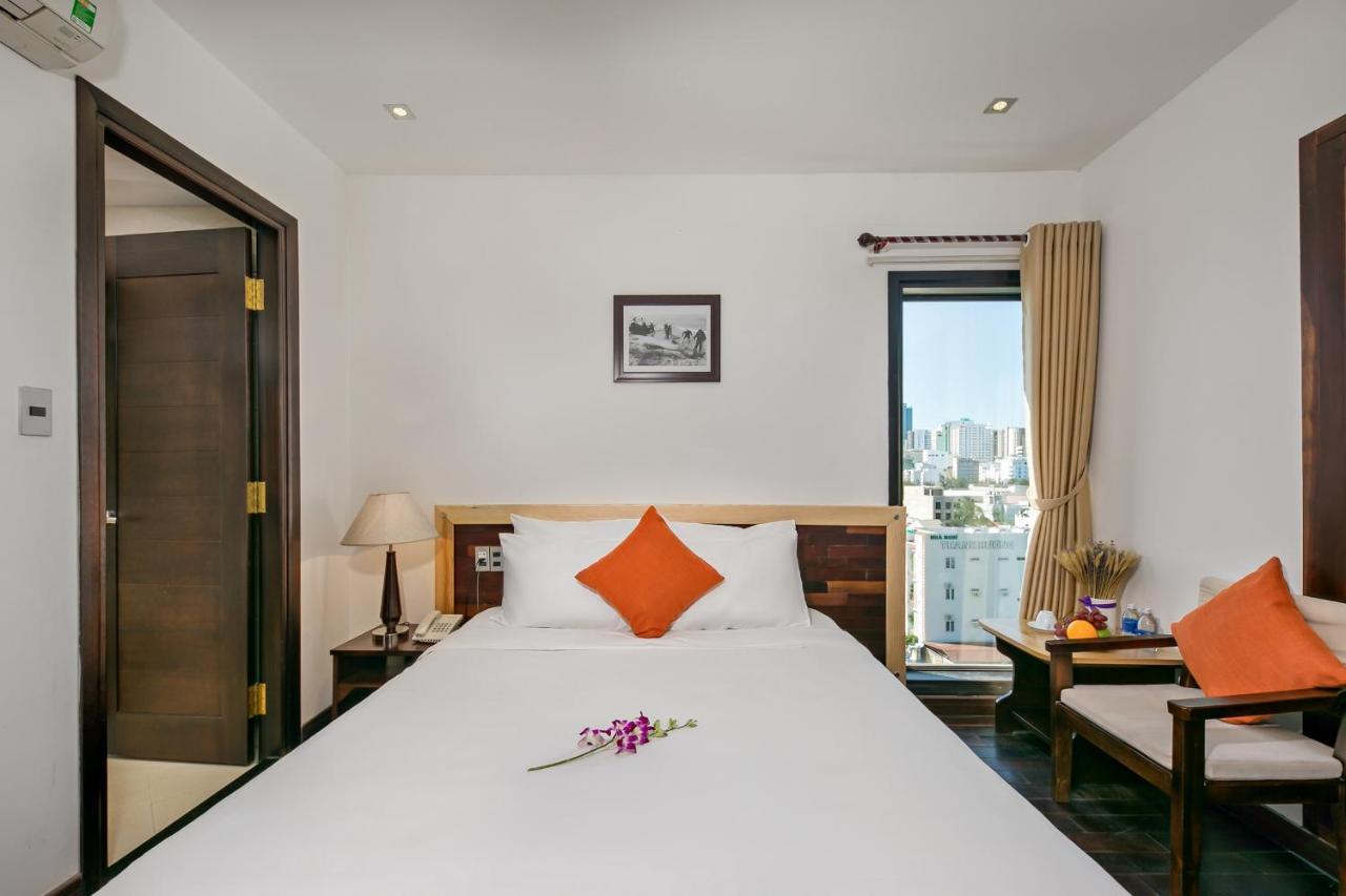 Sea Flower Hotel Da Nang Exterior photo